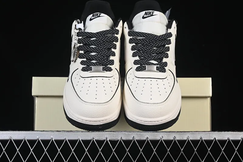 All categories Nk Air Force 1 Air Force series Nk Air Force 1 Low Air Force low top Nike Air Force 1'07 Low Supreme co-branded beige and black edge Air Force 1 low top casual sneakers XX3168-220